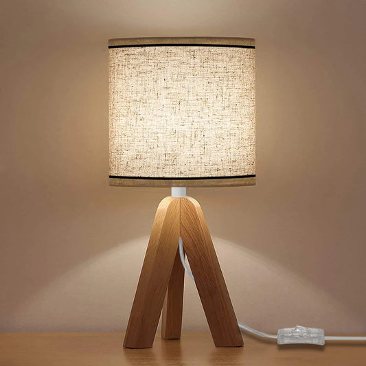 Lampe de Chevet en Bois à Trépied : Alliance Parfaite de Style Rétro et de Chaleur Boisée