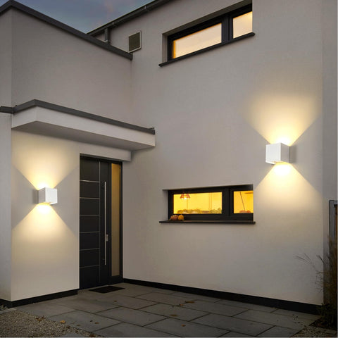 Lampada da parete a LED per esterni, confezione da 2, applique da interni da 12 W con illuminazione da parete per esterni ad angolo regolabile, lampada da parete moderna impermeabile IP65 per soggiorno, camera da letto (Bianco) Bianco caldo 3000K