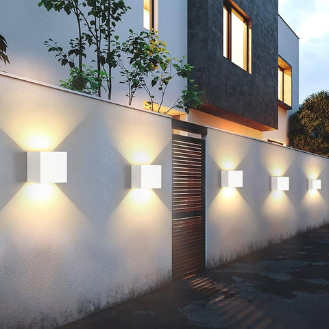 Lampada da parete a LED per esterni, confezione da 2, applique da interni da 12 W con illuminazione da parete per esterni ad angolo regolabile, lampada da parete moderna impermeabile IP65 per soggiorno, camera da letto (Bianco) Bianco caldo 3000K