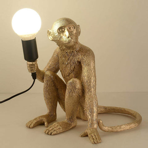Lampada da tavolo seduta con scimmia per arte creativa moderna in resina, applique, lampada da terra, lampadario, adatta per la decorazione di interni di loft, camere da letto, sale studio, bar, negozi, ecc. (Oro) Senza lampadine