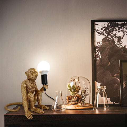 Lampada da tavolo seduta con scimmia per arte creativa moderna in resina, applique, lampada da terra, lampadario, adatta per la decorazione di interni di loft, camere da letto, sale studio, bar, negozi, ecc. (Oro) Senza lampadine