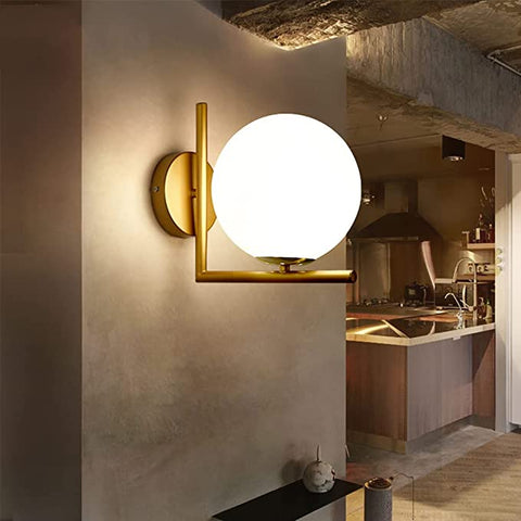 Lampada da parete a LED, lampada da parete moderna con paralume a sfera in vetro Lampada da parete in metallo con sfera bianca Faretti da parete per interni per corridoio camera da letto scala cucina. (Senza lampadina)
