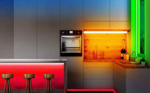 Striscia LED da 5M, Striscia LED RGB 5050 12V per camera da letto, 20 colori dimmerabili, Striscia LED multicolore IP20 Adesivo 3M aggiornato con telecomando a 24 pulsanti per decorazioni interne, feste e Natale