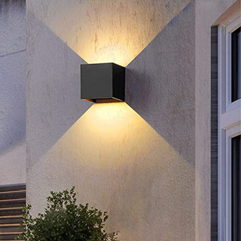 Lampada da parete a LED per esterni, confezione da 2, applique da interni da 12 W con illuminazione da parete per esterni ad angolo regolabile, lampada da parete moderna impermeabile IP65 per soggiorno, camera da letto (nero) bianco caldo 3000 K