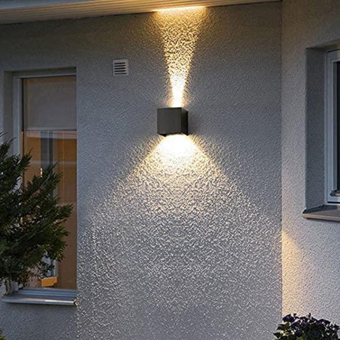 Lampada da parete a LED per esterni, confezione da 2, applique da interni da 12 W con illuminazione da parete per esterni ad angolo regolabile, lampada da parete moderna impermeabile IP65 per soggiorno, camera da letto (nero) bianco caldo 3000 K
