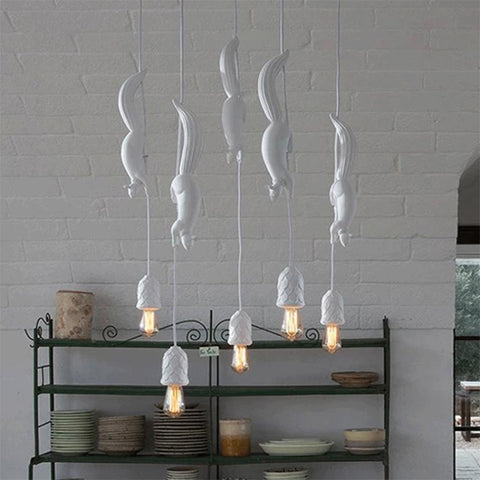 Lampada a sospensione moderna a sospensione a LED in resina scoiattolo nordico per camera da letto Nursery Decor Apparecchio di illuminazione industriale